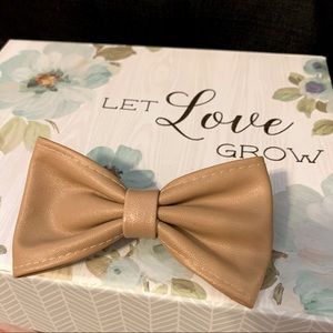 Tan faux leather bow clip